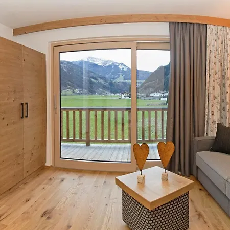 Alpinliving.tirol דירה